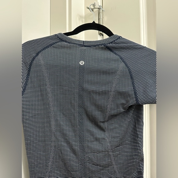 Lululemon swiftly short sleeve shirt - Picture 4 of 6
